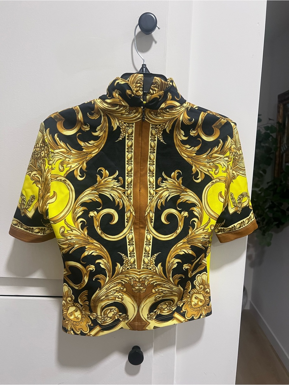 Versace Yellow Baroque Highneck Jersey Crop Top - Picture 4 of 4